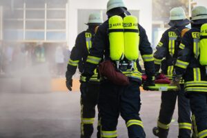 埋没法で安い施術を受ける際のリスクは少ないのか？