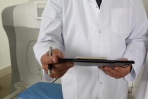 埋没法の費用が安い病院はどこですか？